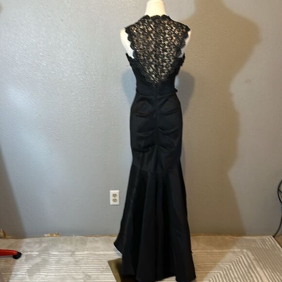Xscape lace taffeta black mermaid gown size 4 - Picture 6 of 12
